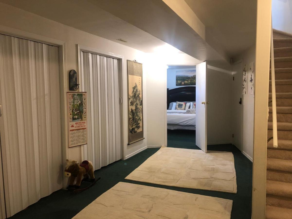 Hidden Valley Basement Suit H YYC Екстериор снимка